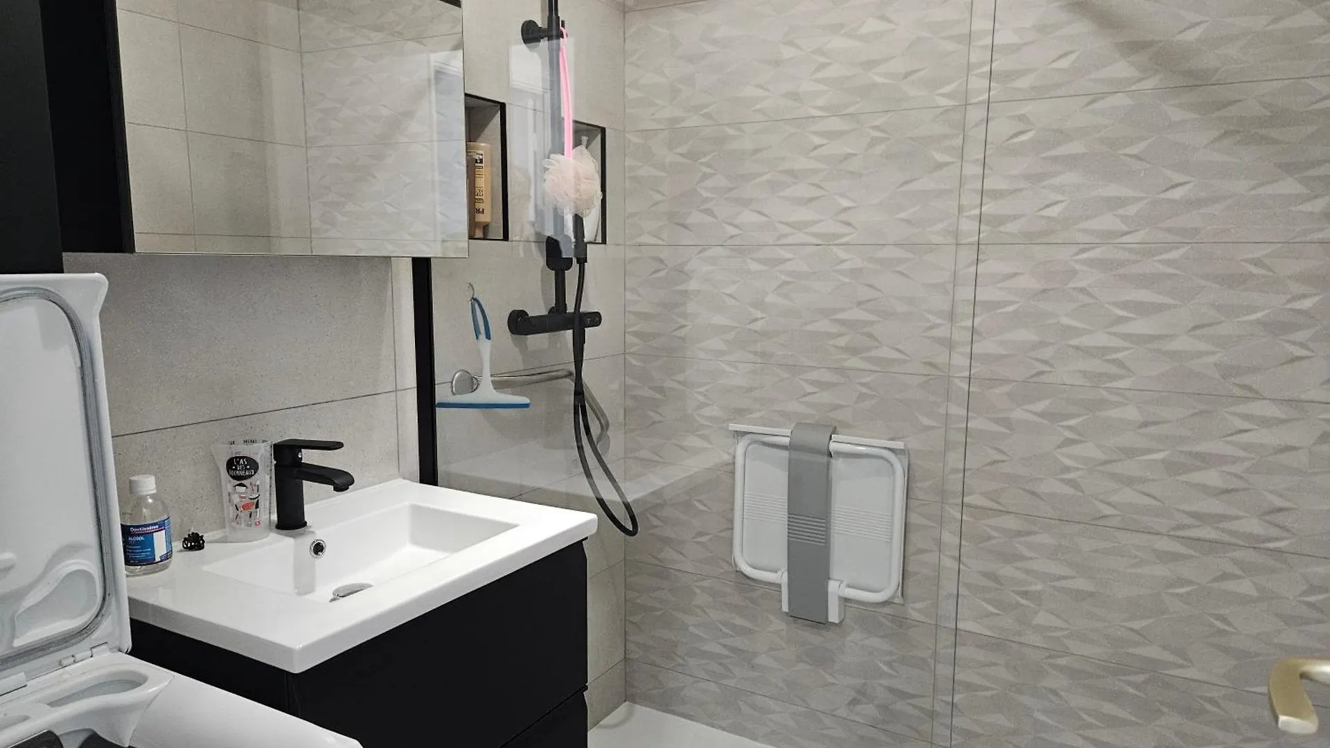 Antibes La Louisiane 2 Pieces Rez-De-Jardin Piscine Apartment