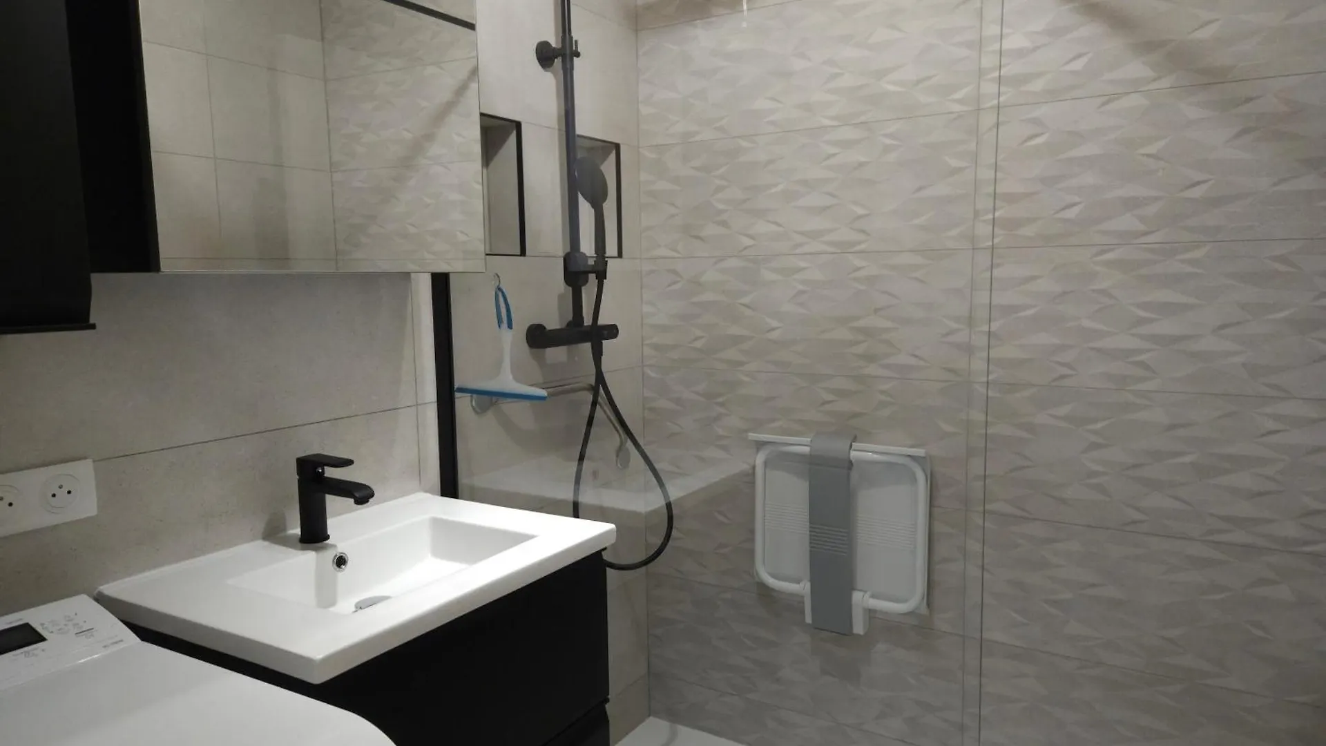 Antibes La Louisiane 2 Pieces Rez-De-Jardin Piscine Apartment 0*,